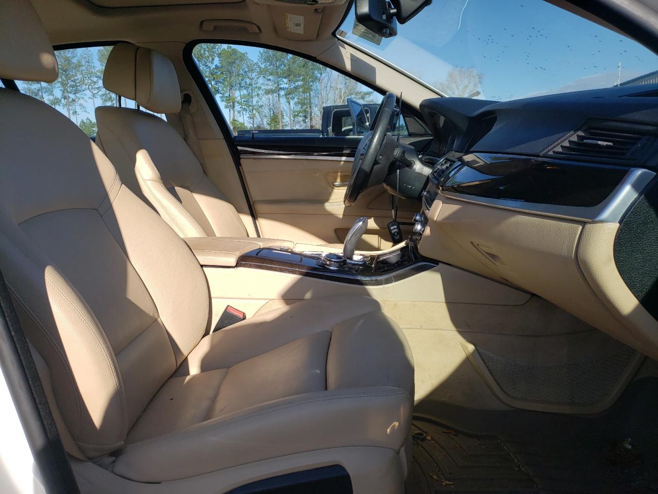 Photo 5 from auction – 2014 BMW 535 D with VIN WBAXA5C53ED689092