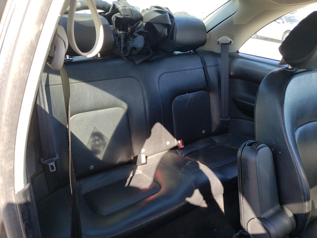 Photo 6 from auction – 2006 VOLKSWAGEN NEW BEETLE with VIN 3VWPG31C06M422308