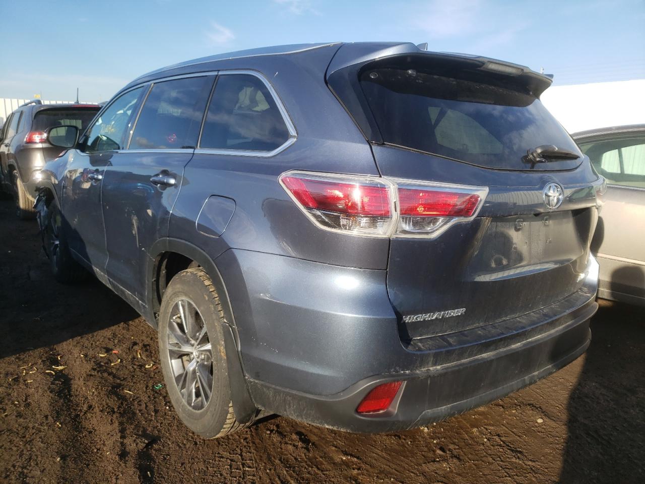 Photo 3 from auction – 2016 TOYOTA HIGHLANDER with VIN 5TDJKRFH3GS504808