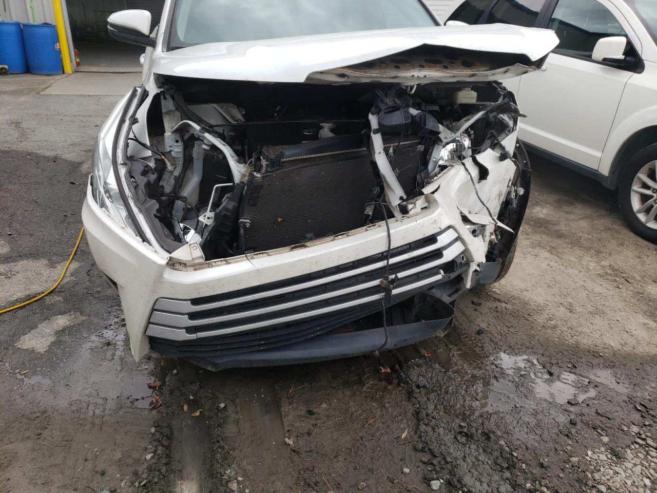 Photo 9 from auction – 2017 TOYOTA HIGHLANDER with VIN 5TDZZRFH9HS197144