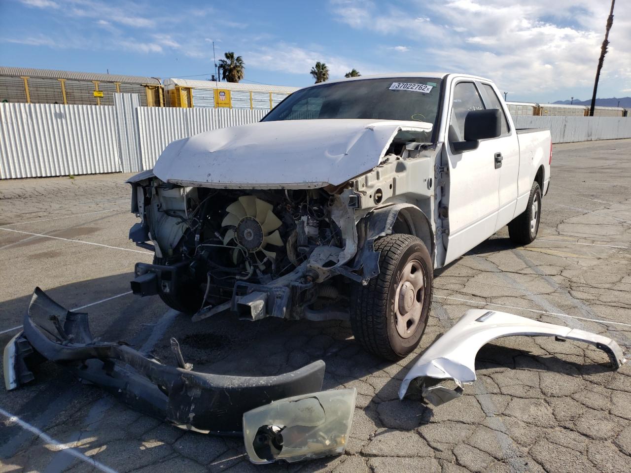 Photo 2 from auction – 2006 FORD F150 with VIN 1FTRX12W26NB46549