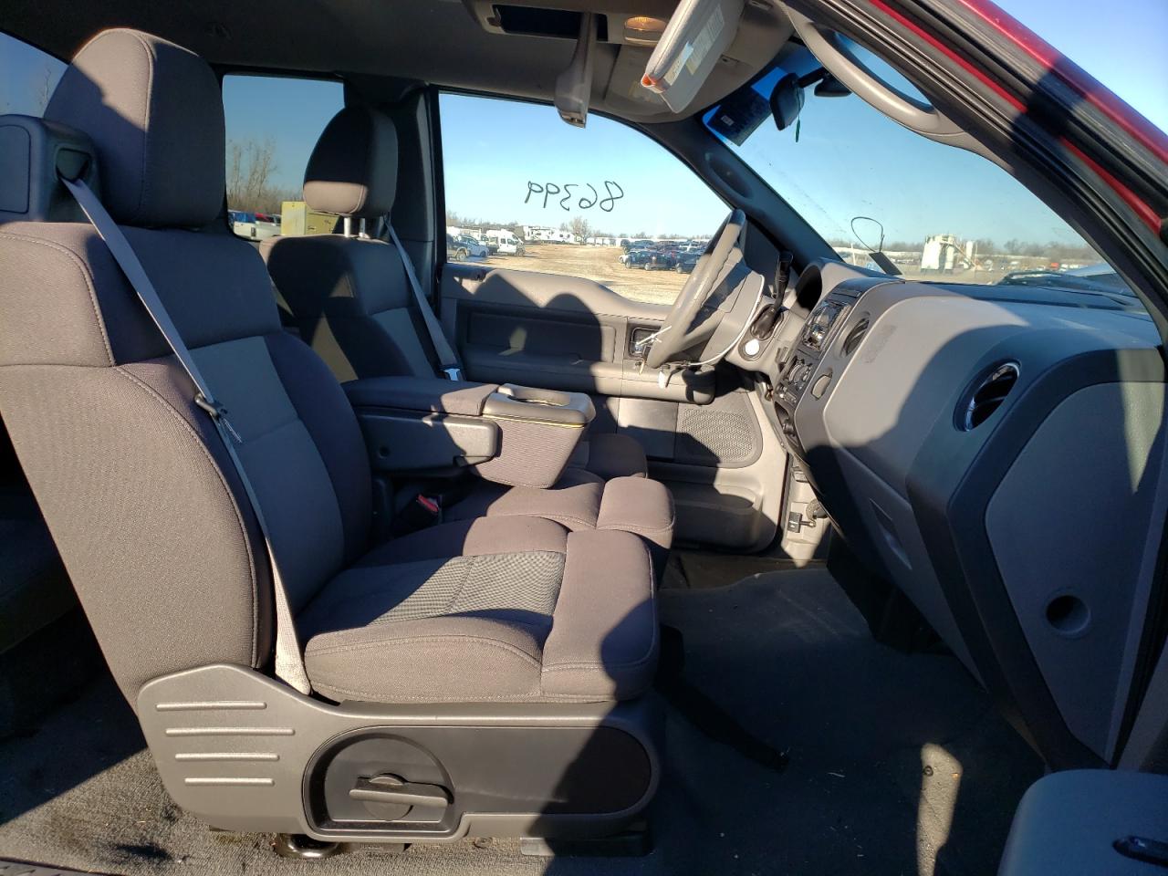 Photo 5 from auction – 2006 FORD F150 with VIN 1FTRX12WX6KA90880