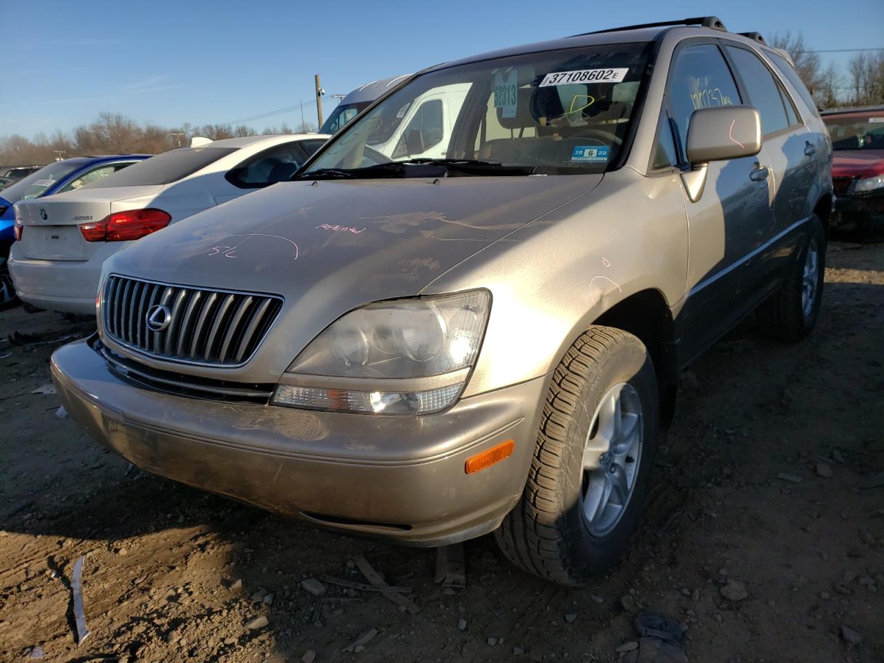 Photo 2 from auction – 2000 LEXUS RX 300 with VIN JT6HF10U7Y0145548
