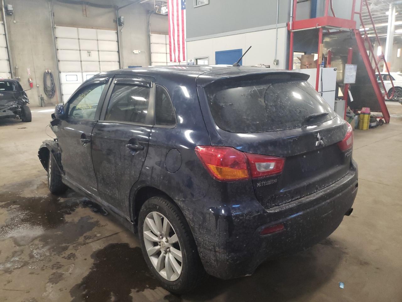Photo 3 from auction – 2011 MITSUBISHI OUTLANDER with VIN JA4AP4AU7BZ007710