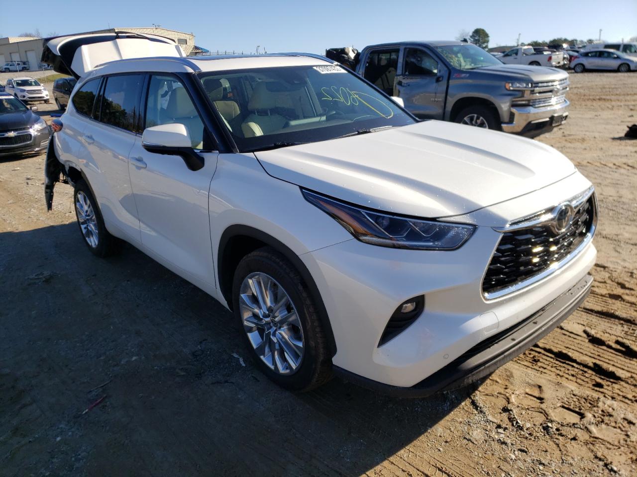 TOYOTA HIGHLANDER 2021 with VIN 5TDYZRAH6MS069070 - Photo from auction