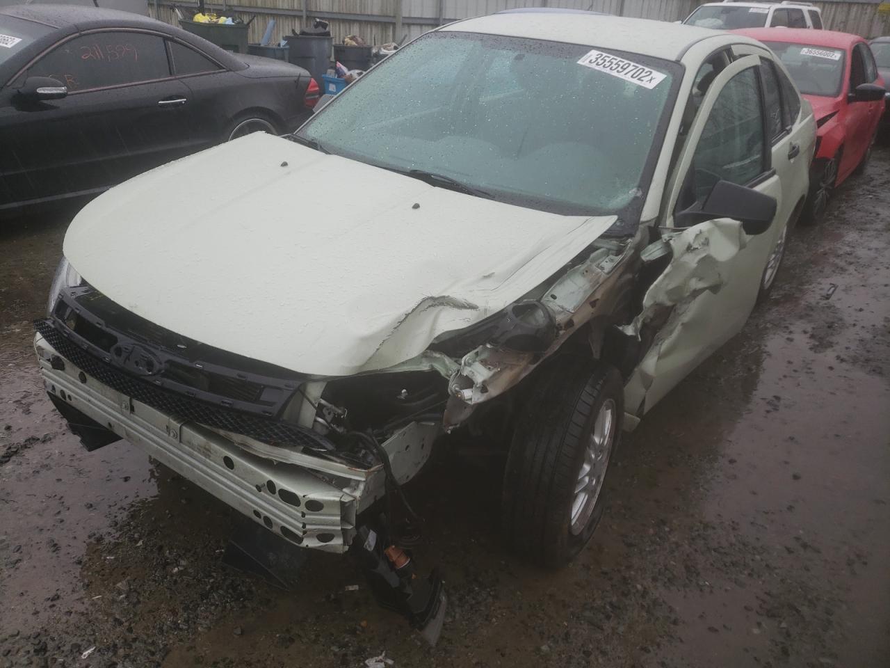 Photo 2 from auction – 2011 FORD FOCUS SE with VIN 1FAHP3FN5BW118361