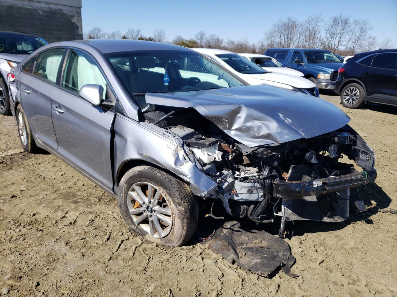 HYUNDAI SONATA SE 2015 with VIN 5NPE24AF0FH147294 - Photo from auction