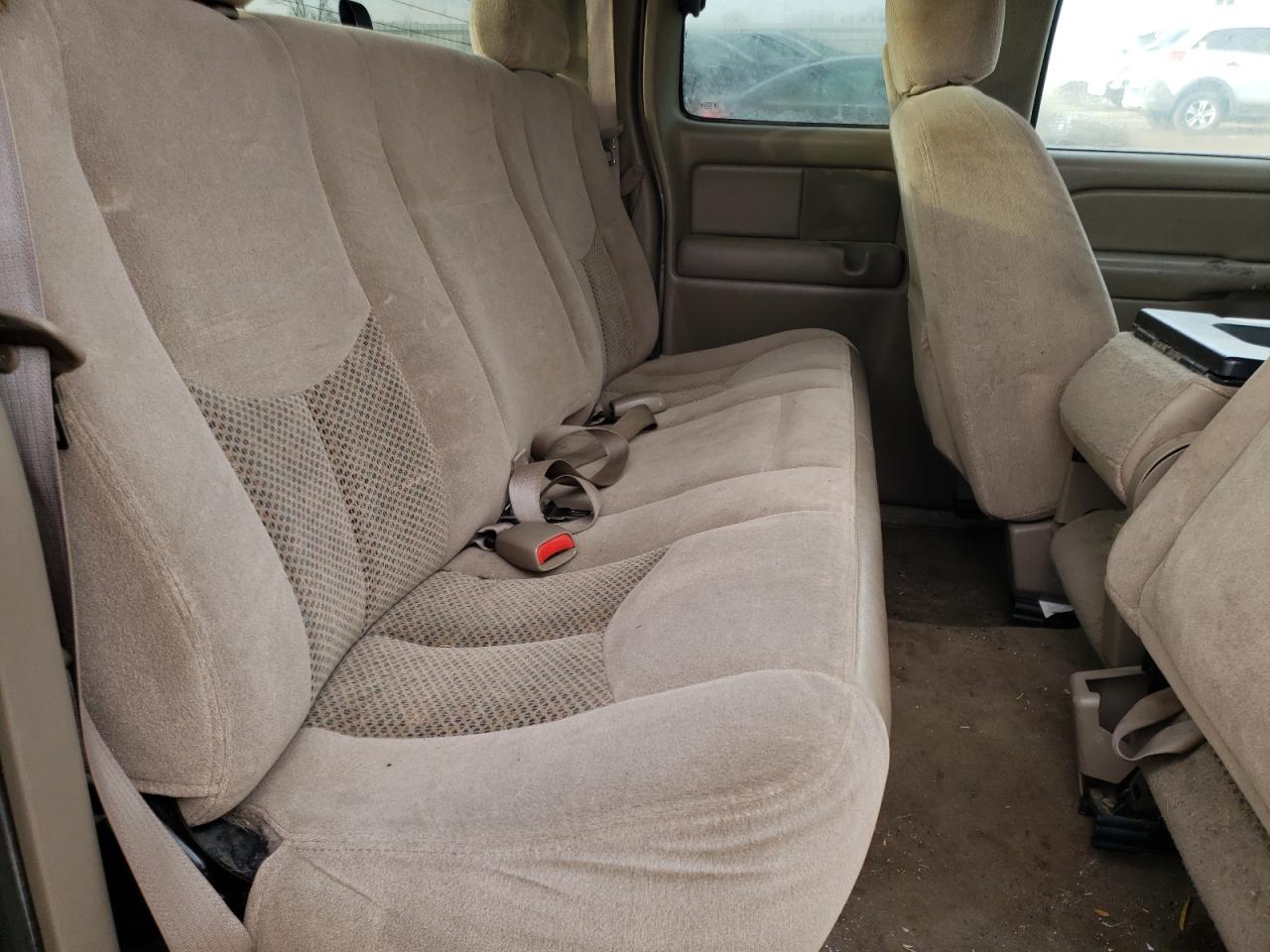 Photo 6 from auction – 2004 CHEVROLET SILVERADO with VIN 2GCEK19TX41211381