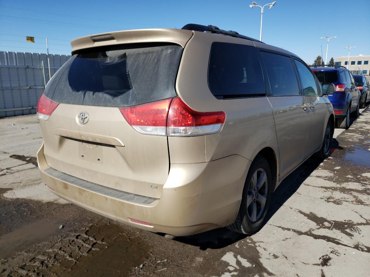 Photo 4 from auction – 2011 TOYOTA SIENNA LE with VIN 5TDKK3DC2BS117913