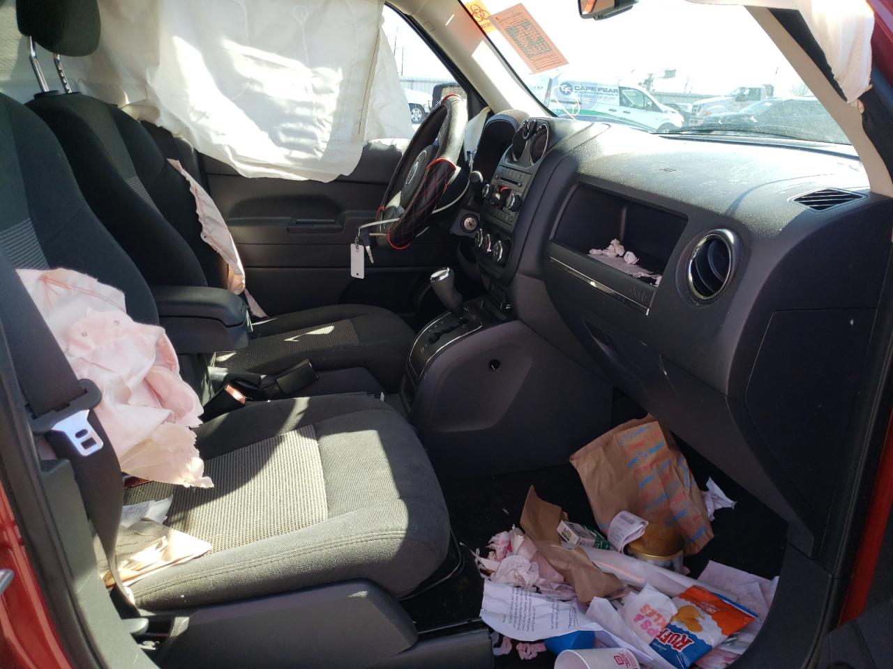 Photo 5 from auction – 2016 JEEP PATRIOT SP with VIN 1C4NJPBA5GD589440