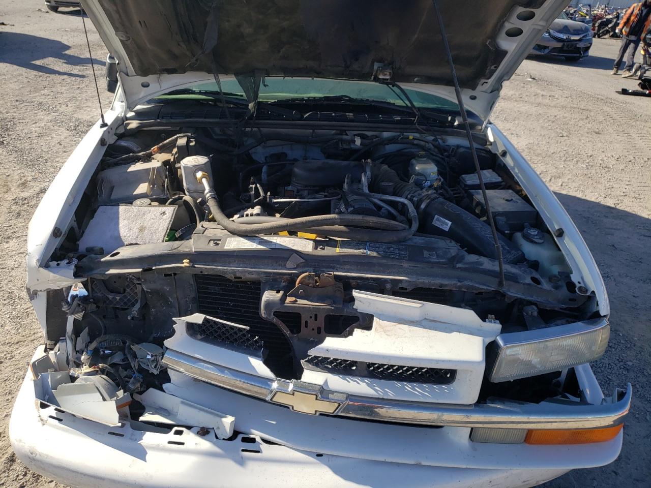 Photo 7 from auction – 2002 CHEVROLET BLAZER with VIN 1GNDT13W62K197768