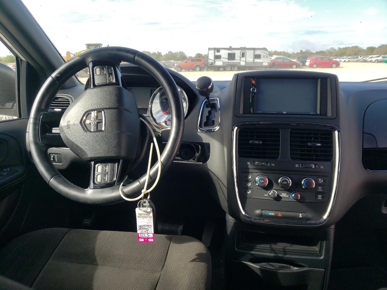 Photo 9 from auction – 2015 DODGE GRAND CARA with VIN 2C4RDGBG2FR672204