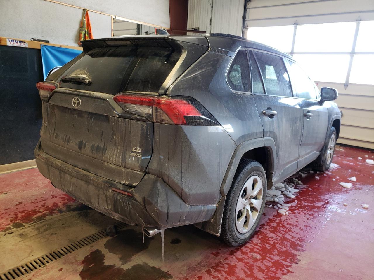 Photo 4 from auction – 2020 TOYOTA RAV4 LE with VIN 2T3F1RFV9LW110012