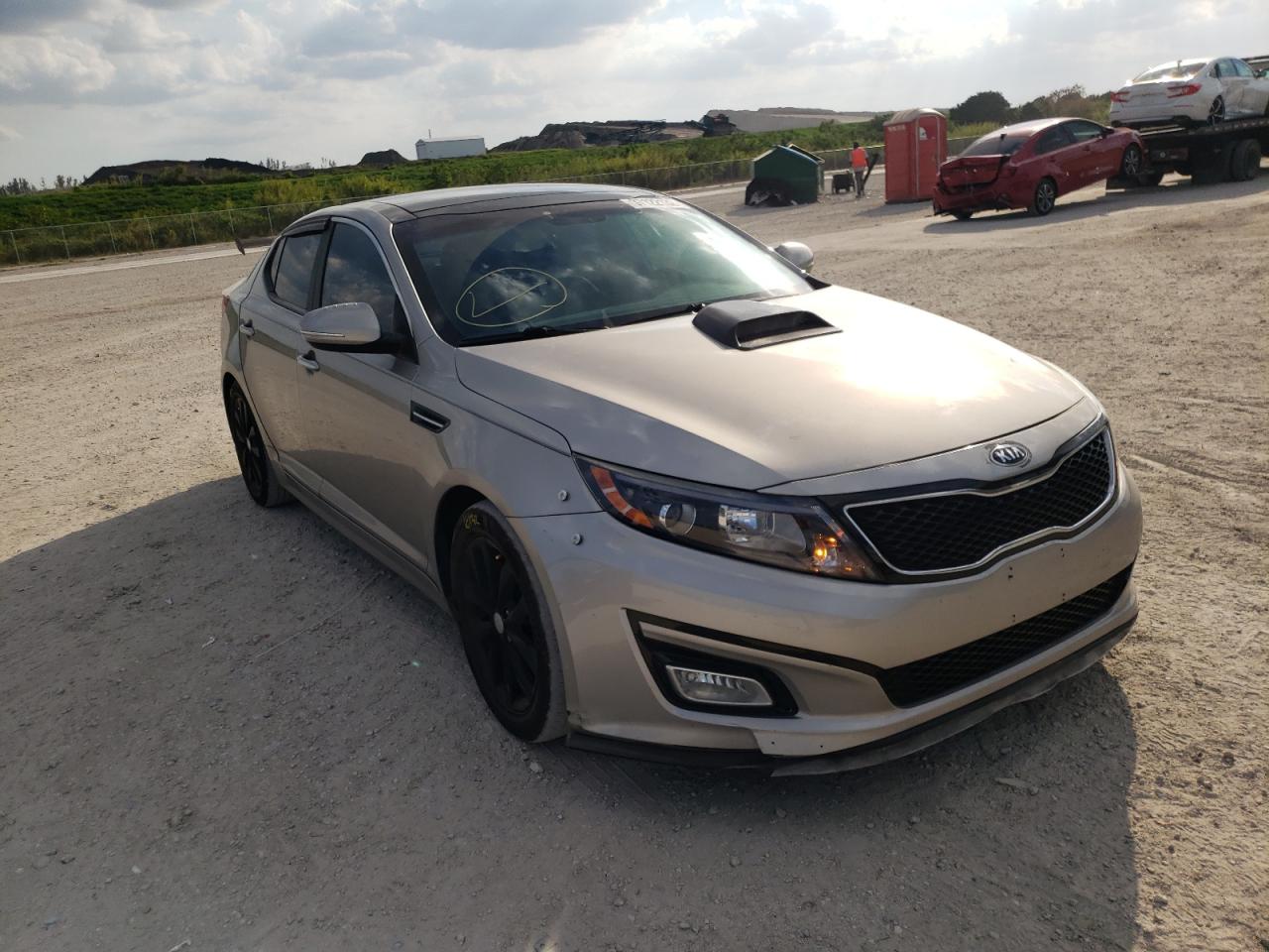 KIA OPTIMA EX 2015 مع رقم تعريف المركبة 5XXGN4A76FG447491 - صورة من المزاد