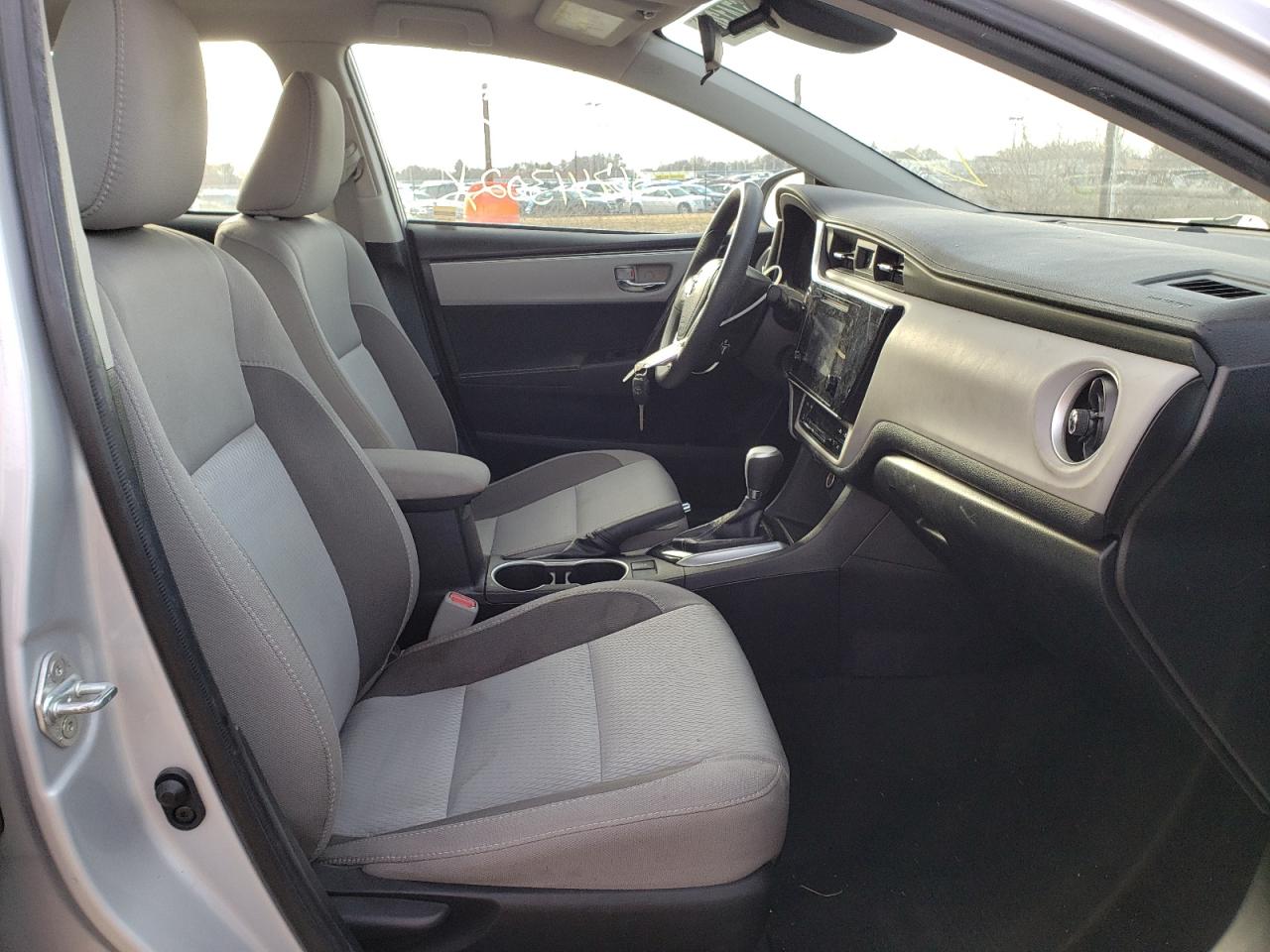 Photo 5 from auction – 2019 TOYOTA COROLLA L with VIN 2T1BURHE7KC169801