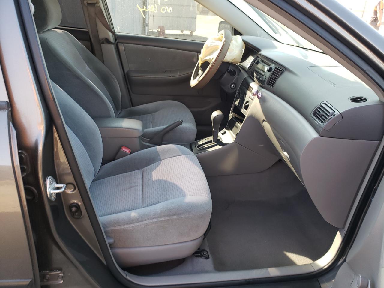 Photo 5 from auction – 2008 TOYOTA COROLLA CE with VIN 1NXBR32E88Z988296