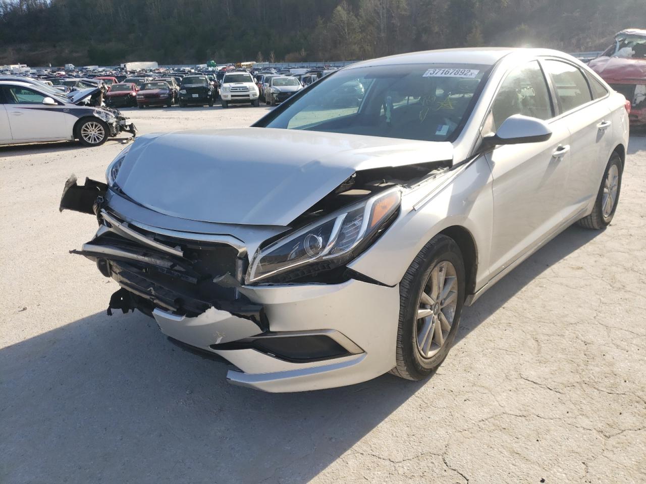 Photo 2 from auction – 2016 HYUNDAI SONATA SE with VIN 5NPE24AFXGH381217
