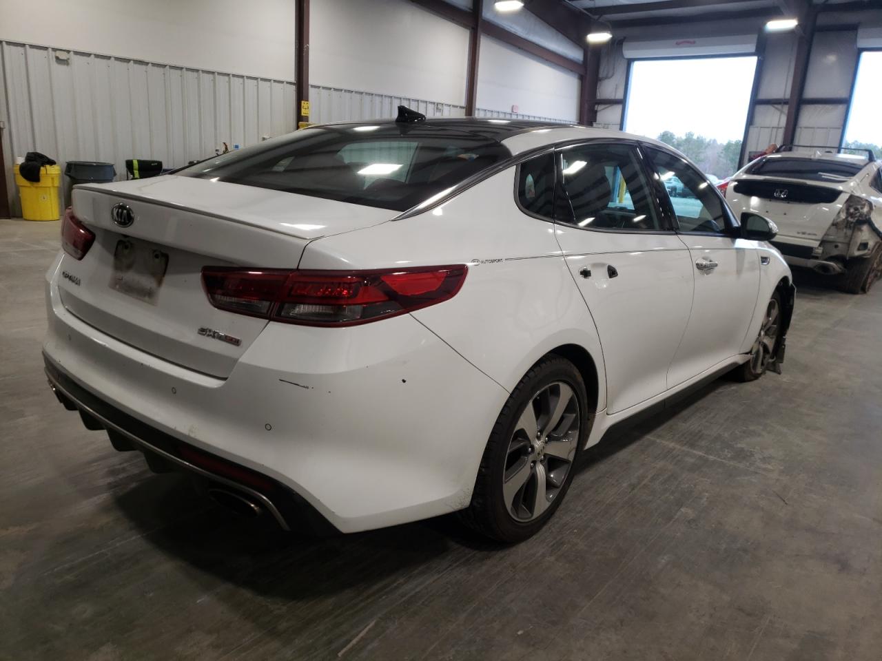 Photo 4 from auction – 2016 KIA OPTIMA SX with VIN 5XXGW4L27GG001110