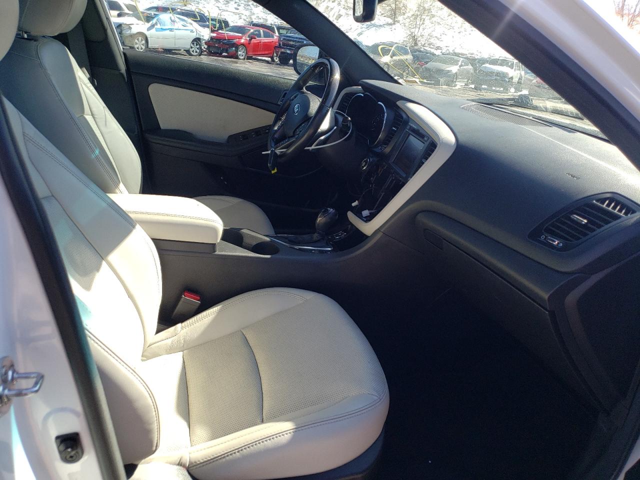 Zdjęcie 5 z aukcji – 2013 KIA OPTIMA SX z VIN 5XXGR4A60DG190367