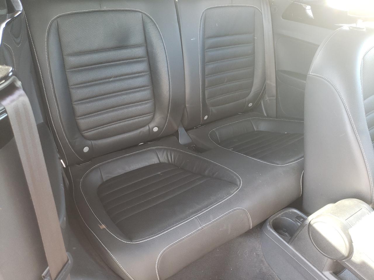 Photo 6 from auction – 2014 VOLKSWAGEN BEETLE with VIN 3VW5L7AT9EM815247