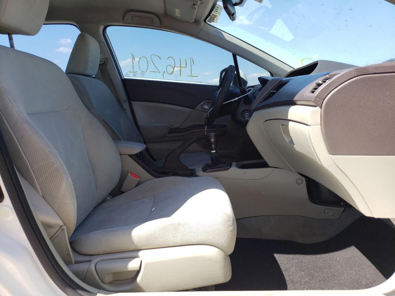 Photo 5 from auction – 2012 HONDA CIVIC LX with VIN 19XFB2E56CE057397