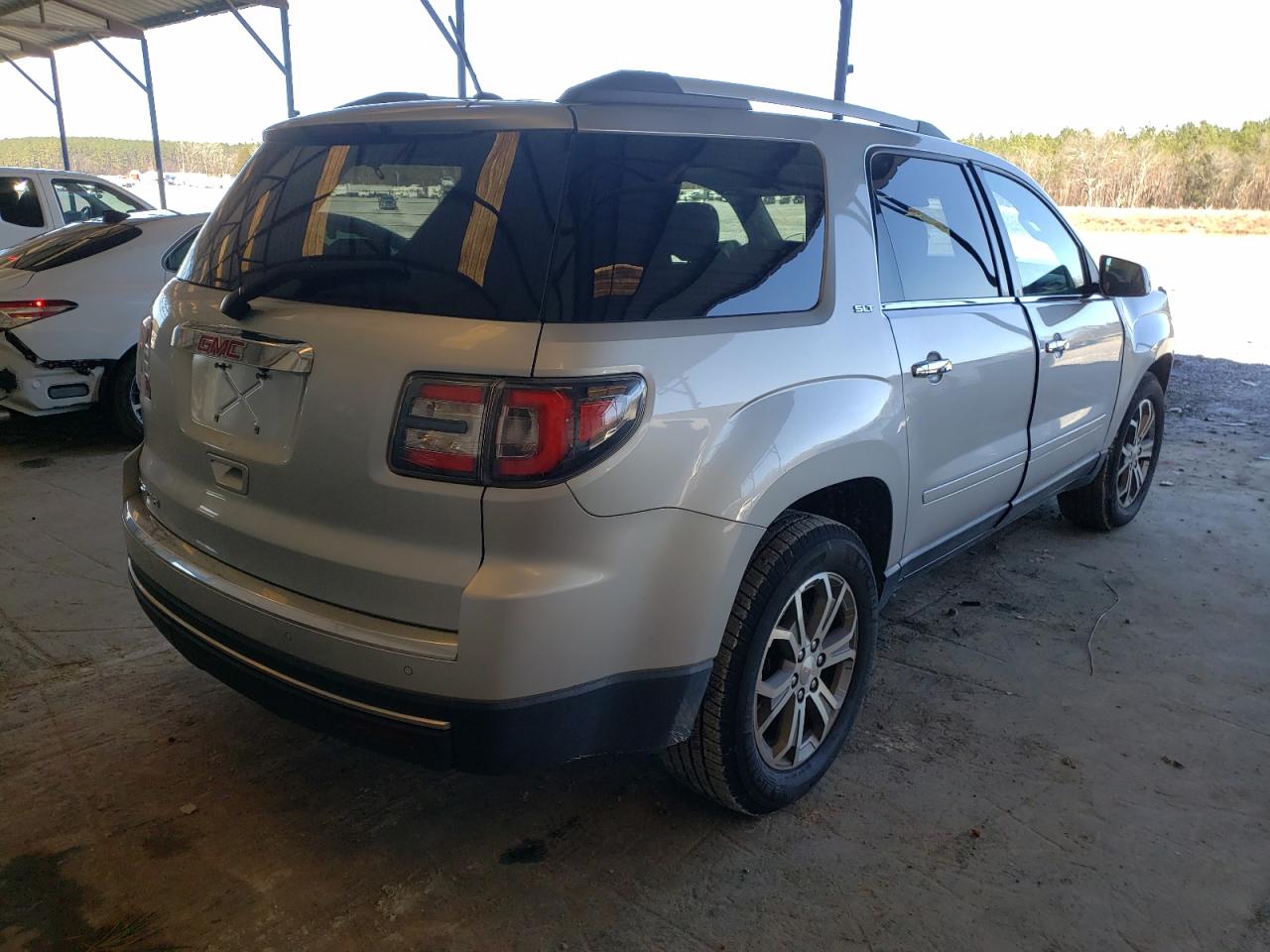 Photo 4 from auction – 2015 GMC ACADIA SLT with VIN 1GKKRRKD2FJ153960
