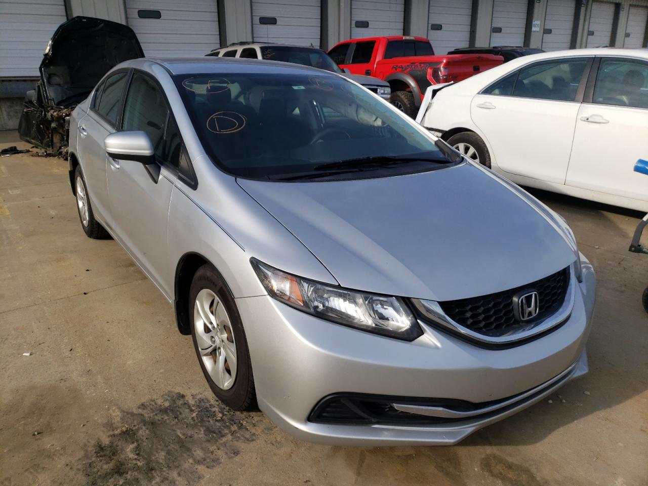 Photo 1 from auction – 2015 HONDA CIVIC LX with VIN 19XFB2F57FE116105