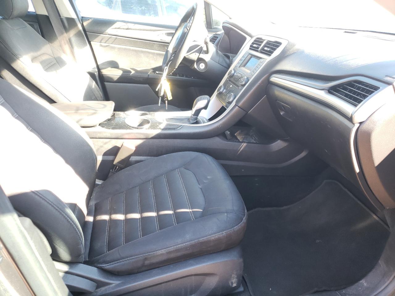 Photo 5 from auction – 2013 FORD FUSION SE with VIN 3FA6P0HR2DR356051