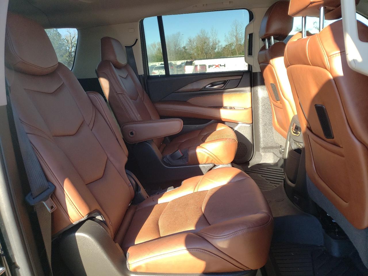 Photo 6 from auction – 2019 CADILLAC ESCALADE E with VIN 1GYS4JKJ6KR385761