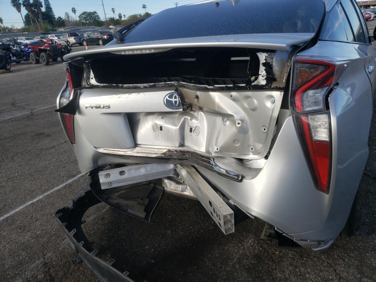Photo 9 from auction – 2016 TOYOTA PRIUS with VIN JTDKARFU2G3006606