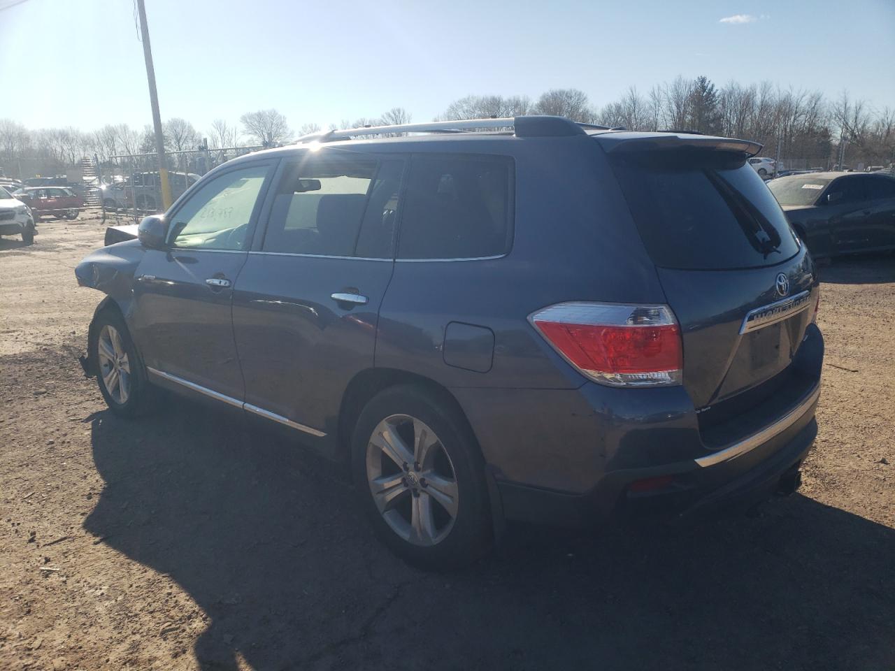 Photo 3 from auction – 2012 TOYOTA HIGHLANDER with VIN 5TDDK3EH3CS121683