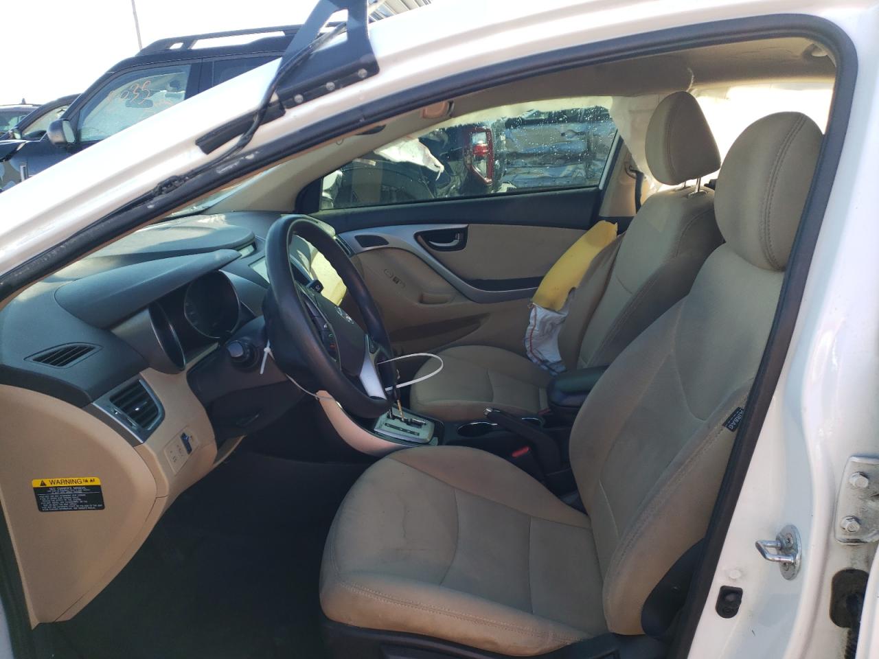Photo 5 from auction – 2012 HYUNDAI ELANTRA GL with VIN 5NPDH4AEXCH131200