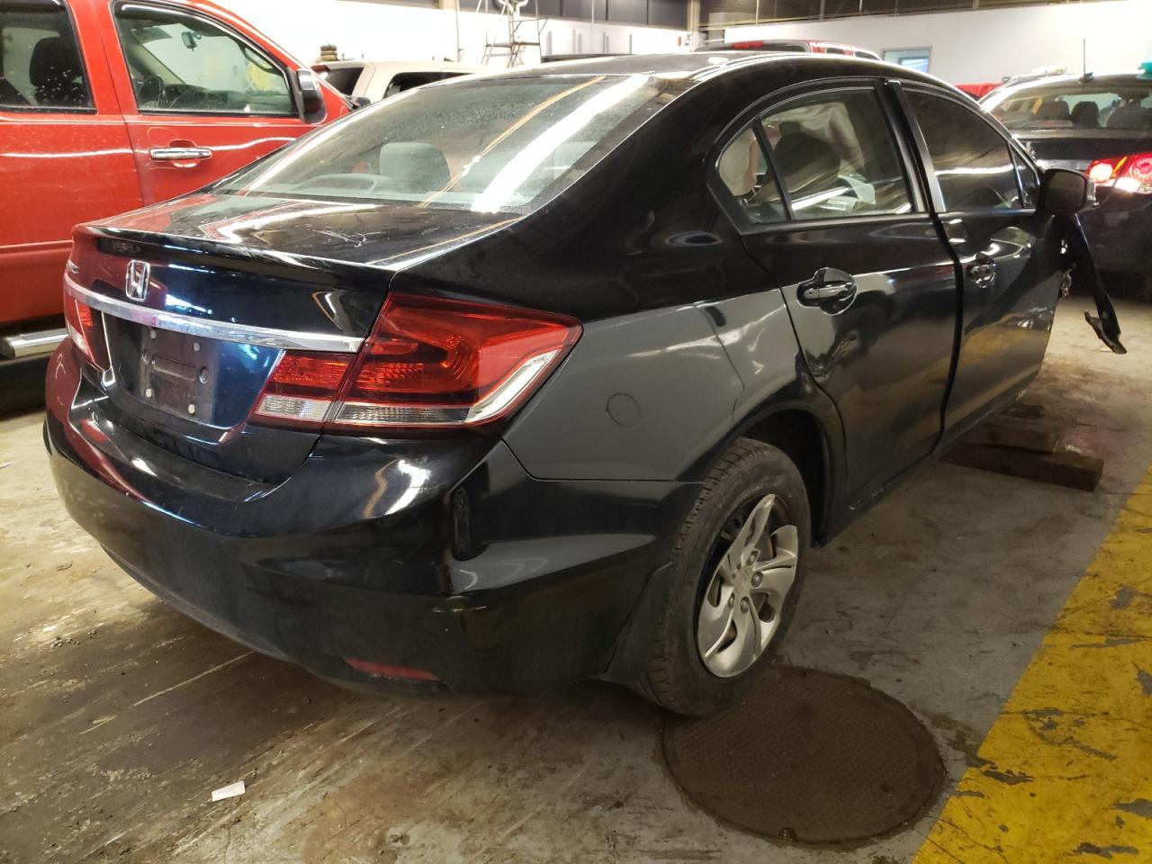 Photo 4 from auction – 2013 HONDA CIVIC LX with VIN 19XFB2F50DE090525