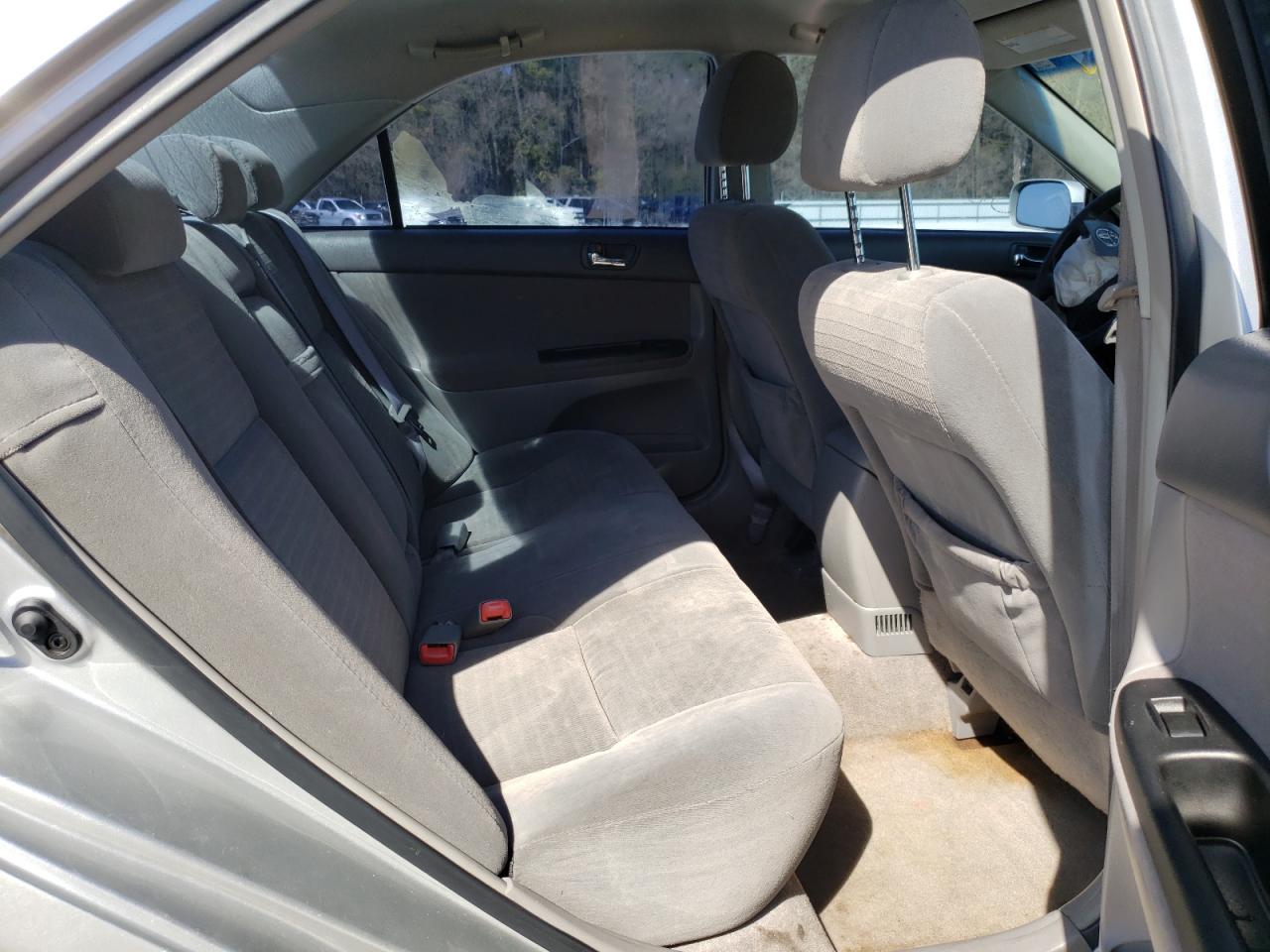 Photo 6 from auction – 2005 TOYOTA CAMRY LE with VIN 4T1BE32KX5U079201