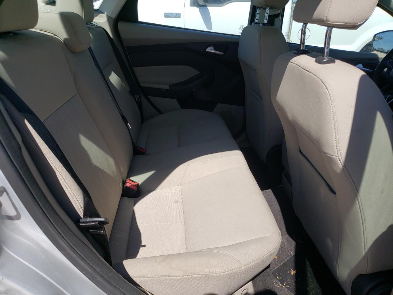 Photo 6 from auction – 2017 FORD FOCUS SE with VIN 1FADP3F22HL247639