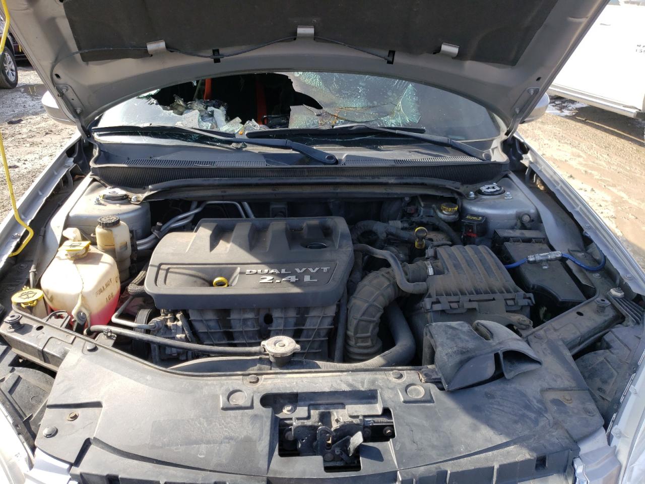 Photo 7 from auction – 2014 CHRYSLER 200 LX with VIN 1C3CCBAB4EN230395