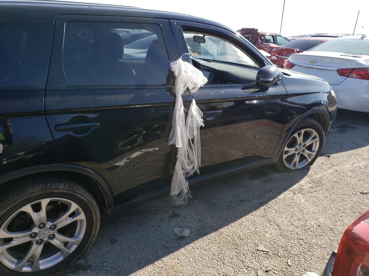 Photo 9 from auction – 2015 MITSUBISHI OUTLANDER with VIN JA4AD3A38FZ003956