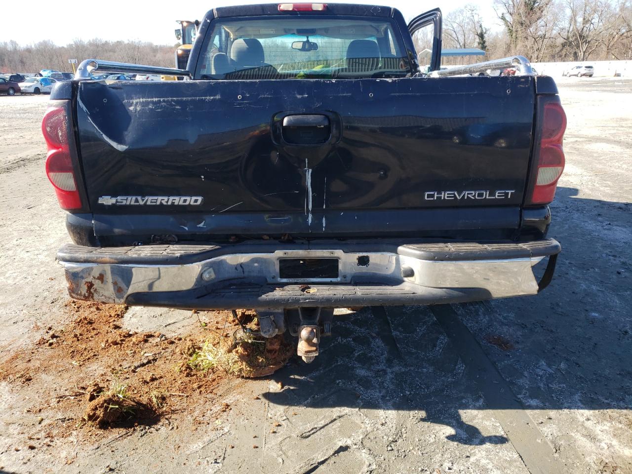 Photo 6 from auction – 2004 CHEVROLET SILVERADO with VIN 1GCEC14T24Z258772