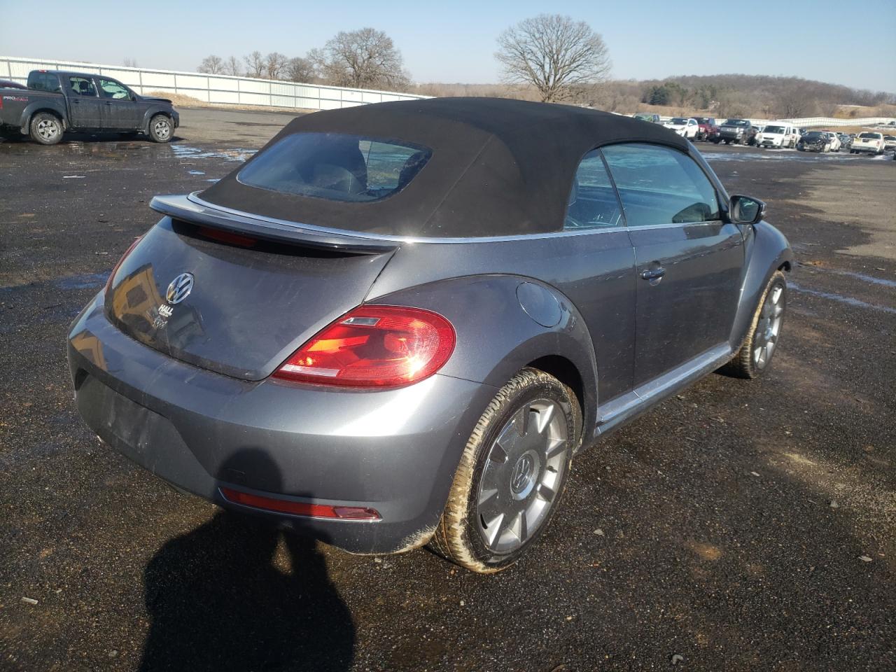 Photo 4 from auction – 2014 VOLKSWAGEN BEETLE with VIN 3VW5L7AT9EM815247