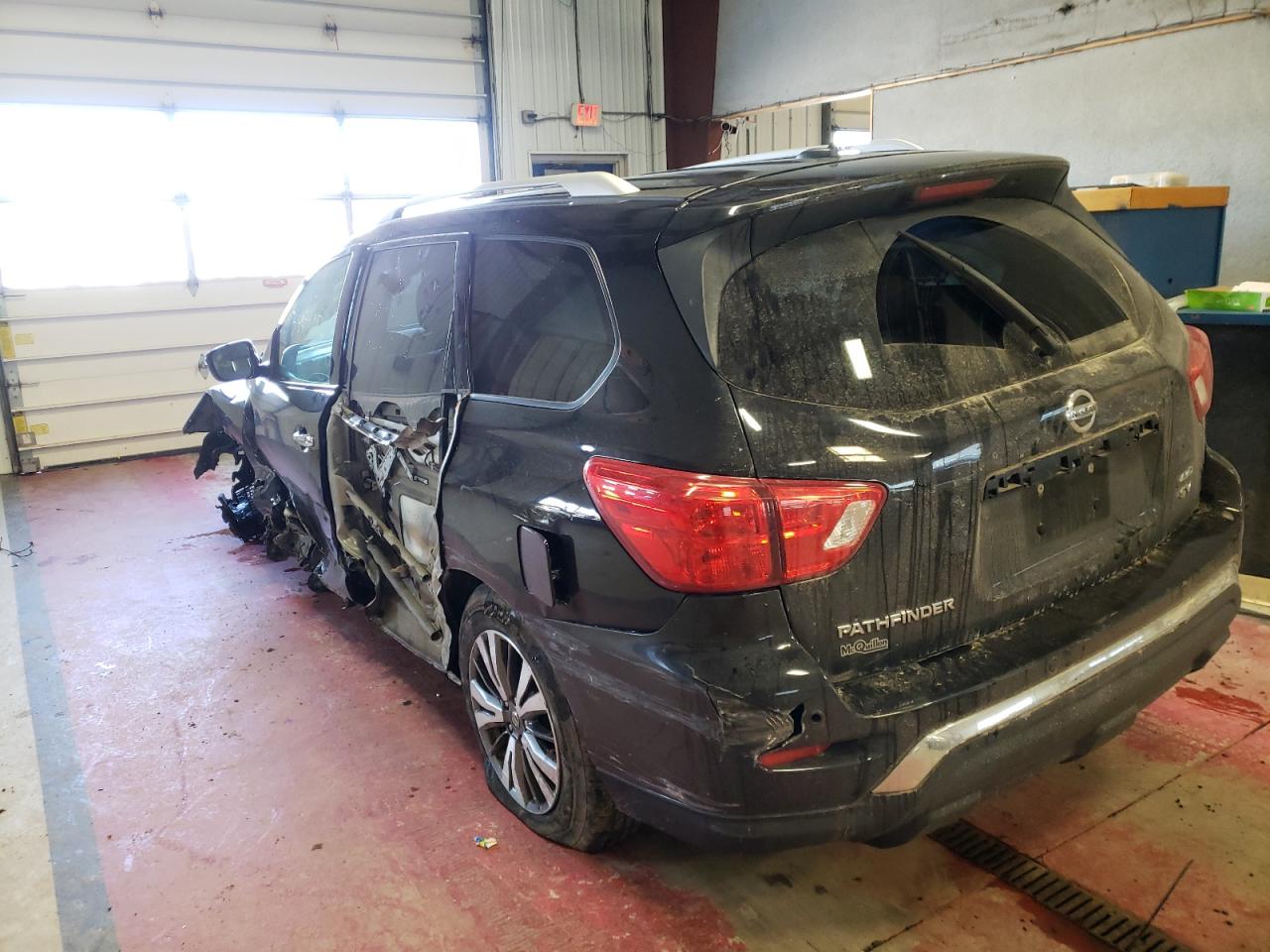 Photo 3 from auction – 2017 NISSAN PATHFINDER with VIN 5N1DR2MM1HC633936