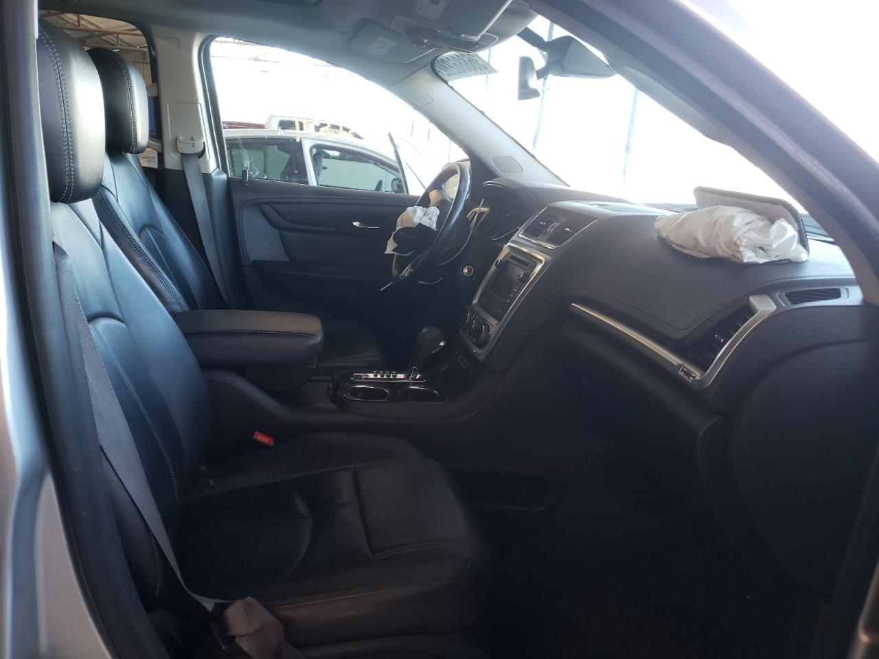 Photo 5 from auction – 2015 GMC ACADIA SLT with VIN 1GKKRRKD2FJ153960