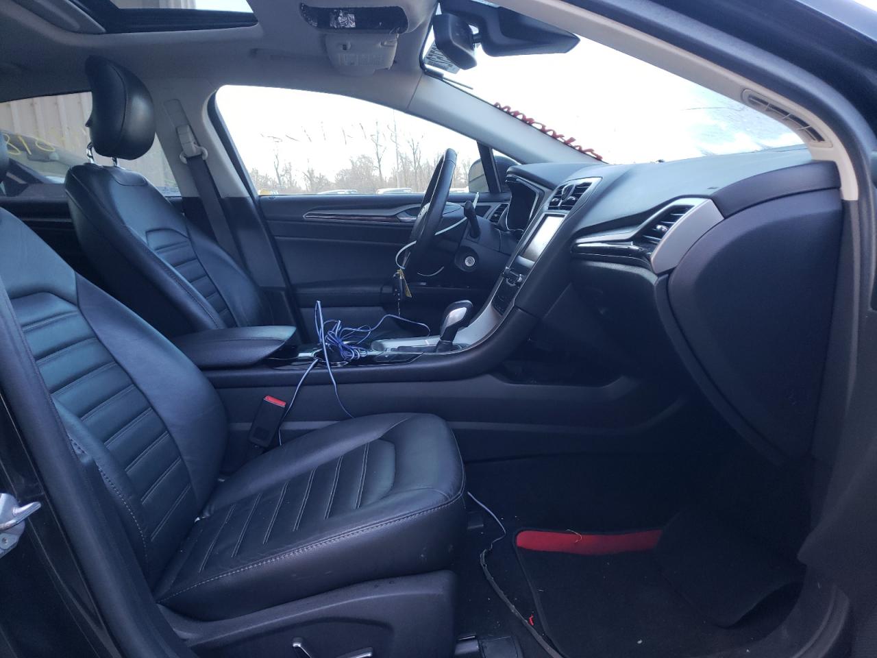 Photo 5 from auction – 2014 FORD FUSION SE with VIN 3FA6P0HD8ER192150