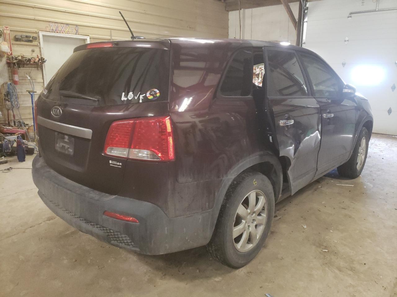 Photo 4 from auction – 2011 KIA SORENTO BA with VIN 5XYKT3A16BG098554