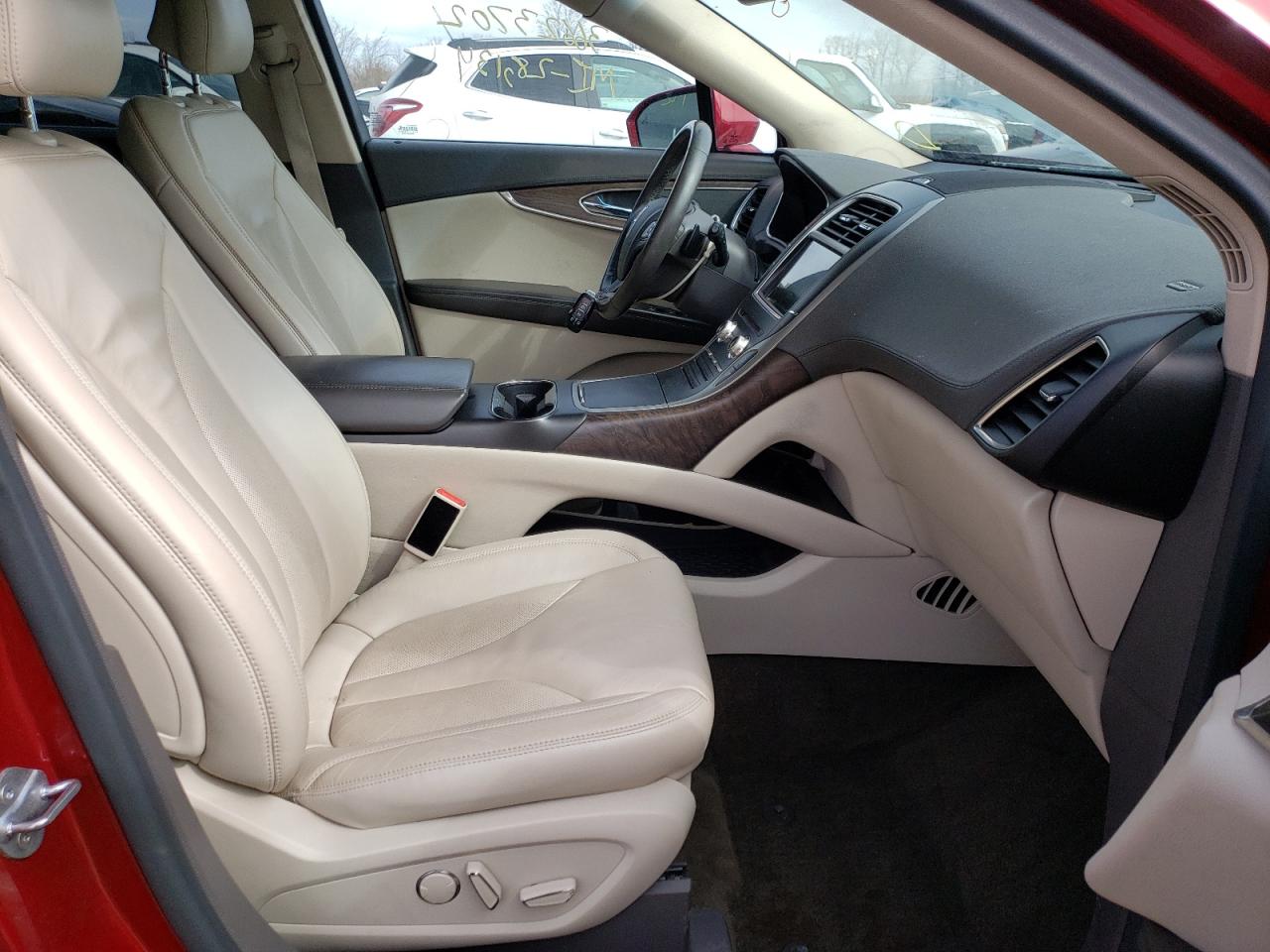 Photo 5 from auction – 2016 LINCOLN MKX SELECT with VIN 2LMTJ6KR0GBL56725