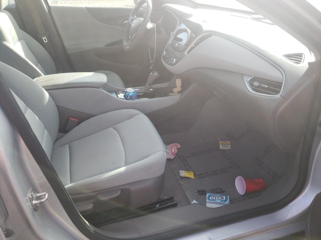 Photo 5 from auction – 2019 CHEVROLET MALIBU LS with VIN 1G1ZB5ST4KF217646