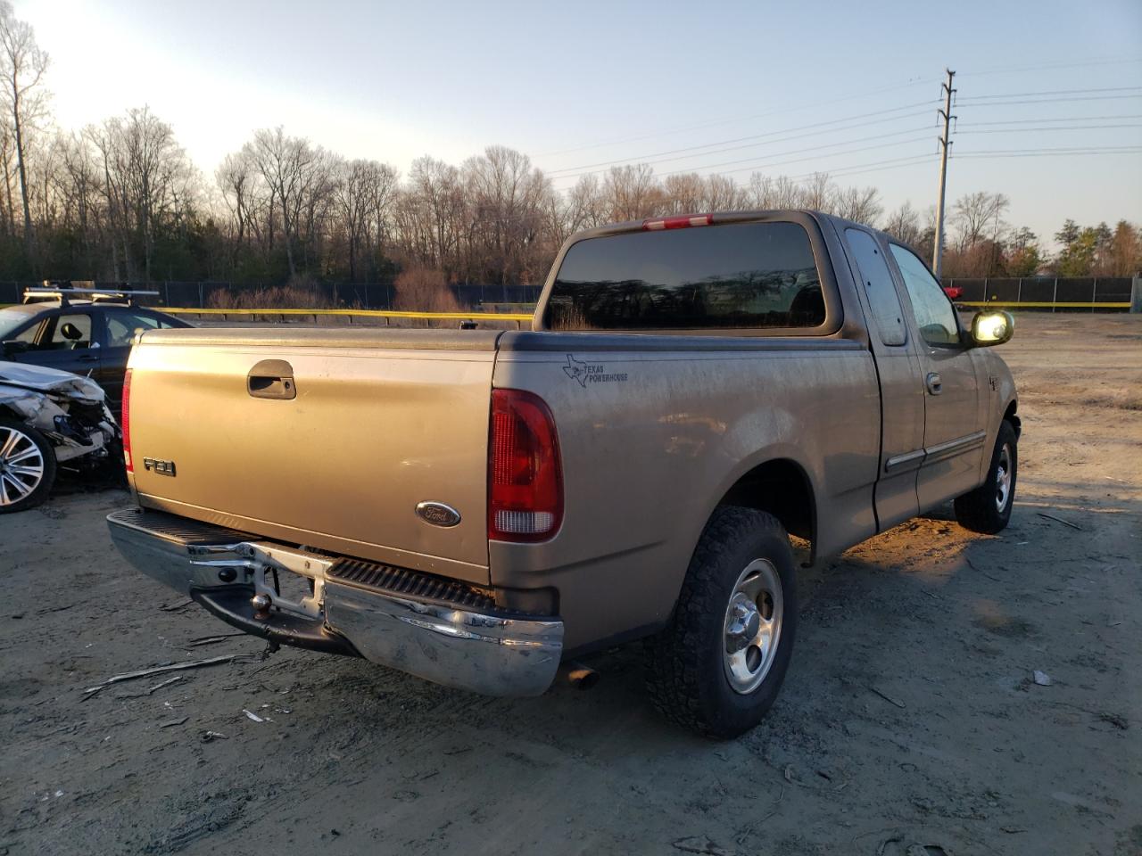 Photo 4 from auction – 2001 FORD F150 with VIN 1FTRX17L81NA32515