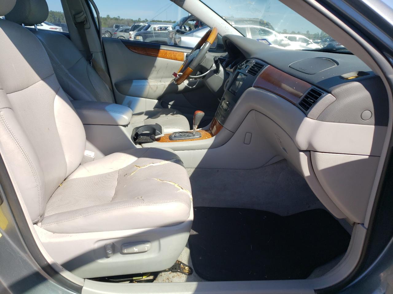 Photo 5 from auction – 2005 LEXUS ES 330 with VIN JTHBA30G455137844