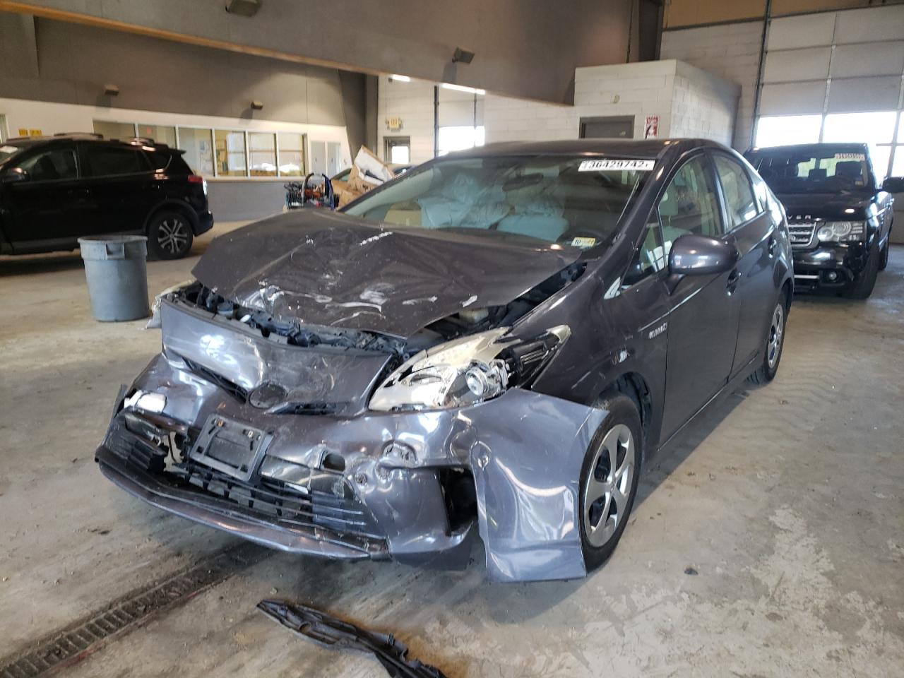 Photo 2 from auction – 2013 TOYOTA PRIUS with VIN JTDKN3DU0D5543902