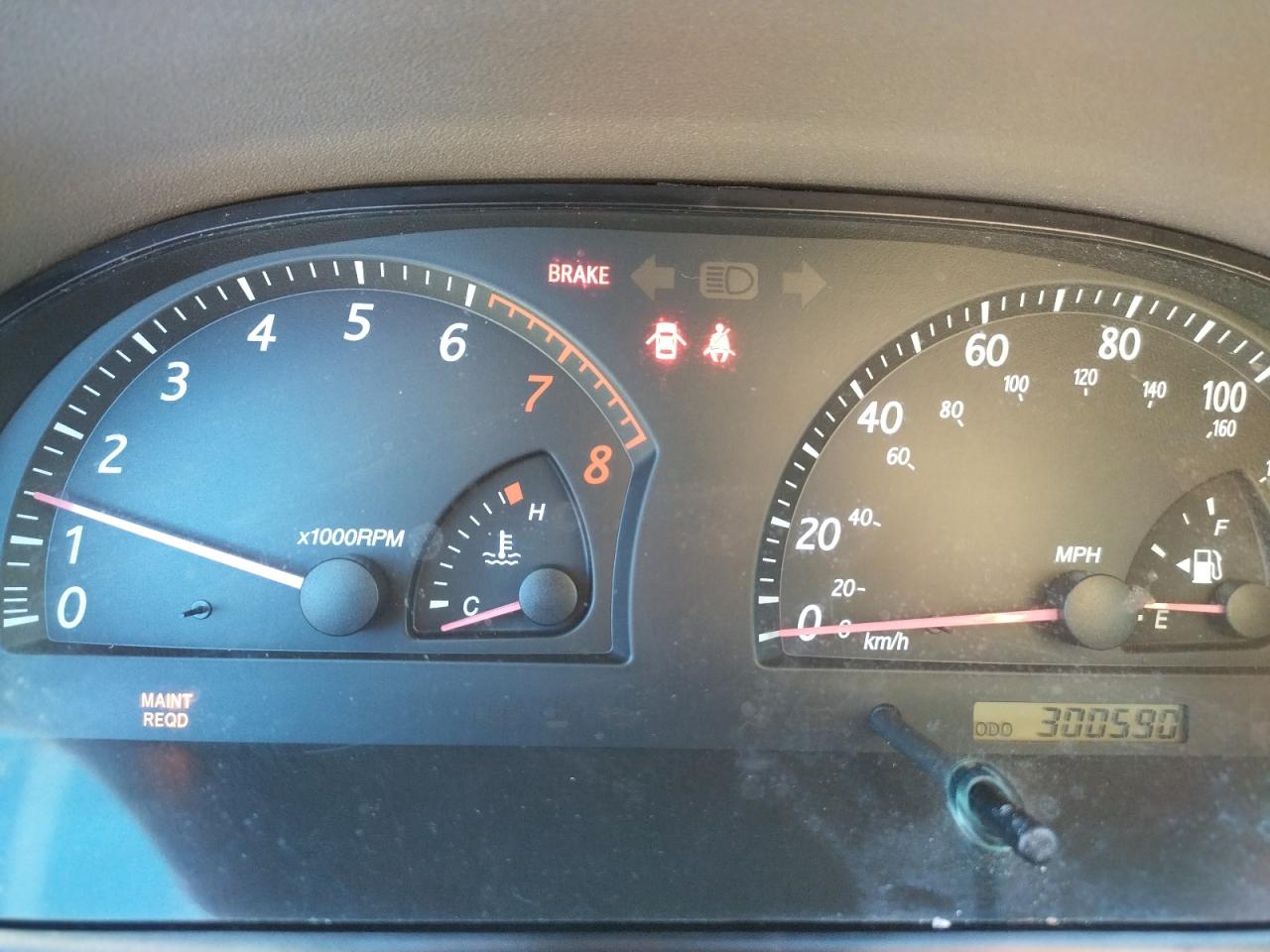 Photo 8 from auction – 2004 TOYOTA CAMRY LE with VIN JTDBE32K340262823