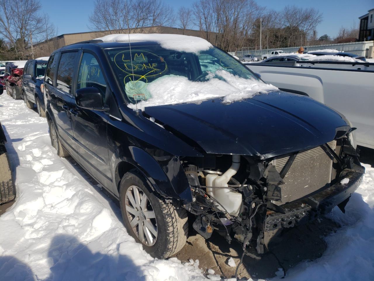 Photo 1 from auction – 2014 CHRYSLER TOWN & COU with VIN 2C4RC1BG9ER252034